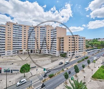 2 bedroom luxury Apartment for rent in Campolide, Portugal - Photo 1