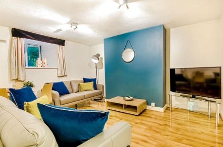 1 bedroom in a house share to rent - Photo 4