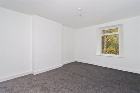 4 bedroom terraced house to rent - Photo 2