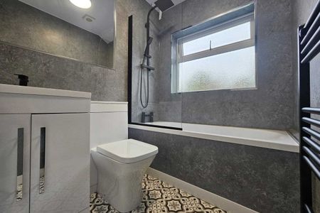 Calshot Road - Photo 3