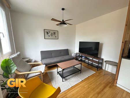 Location Maison 1 pièce 83m² ST JACQUES DE LA LANDE 35136 - Photo 3
