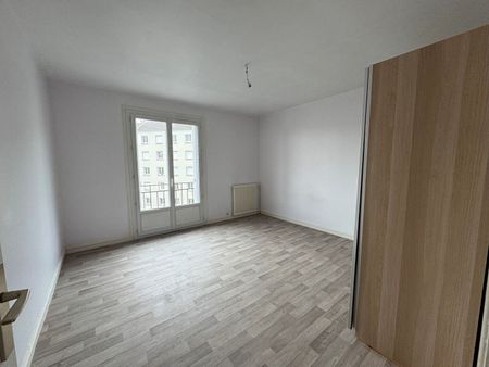 Location Appartement 4 pièces 82m² - Photo 3