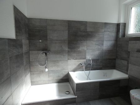 *modernisierte Altbauwohnung*Wanne+Dusche*Tageslichtbad* - Photo 4