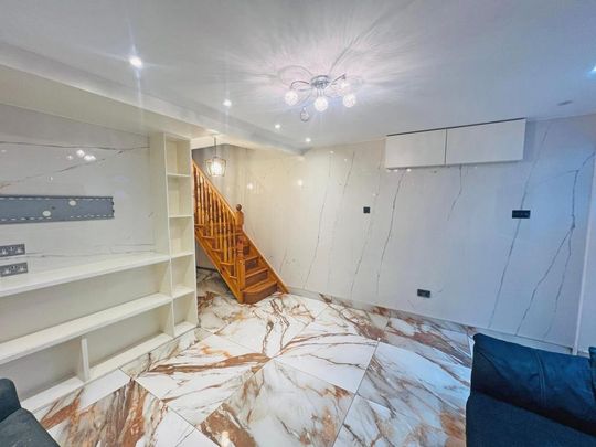 5 bedroom terraced house to rent - Photo 1