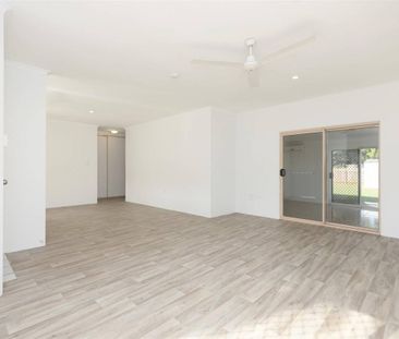 3 Bedroom Air Conditioned Home - Fully Fenced - Photo 6