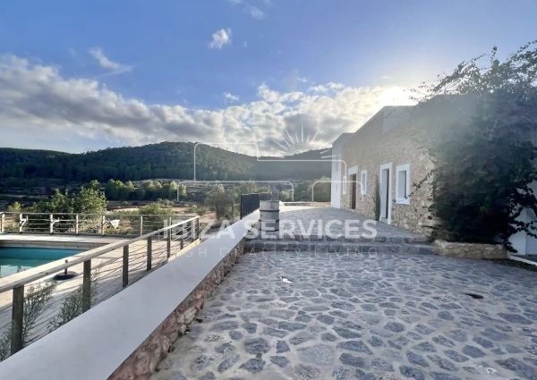 Authentic Finca with Pool in San Mateo, Ibiza for Rent