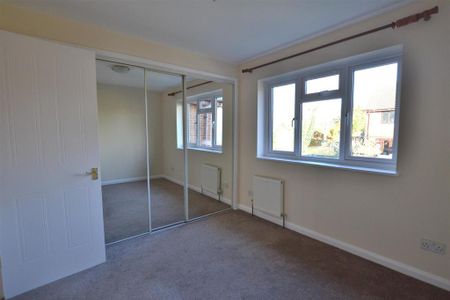 2 bedroom terraced house to rent - Photo 4