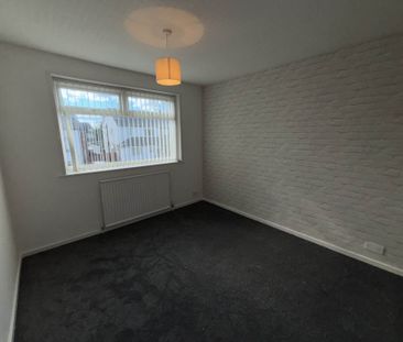 Woodhall Avenue, Manchester - Photo 6