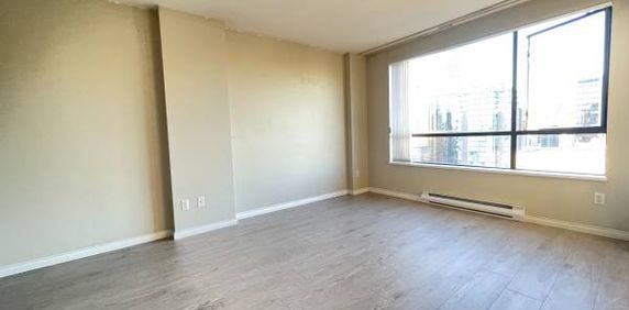 Downtown Vancouver 3Br Apartment for Rent - Photo 2