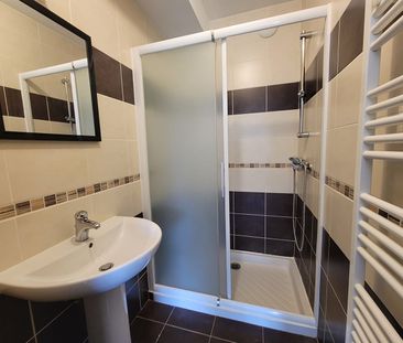 Location Maison 5 pièces 90m² - Photo 3