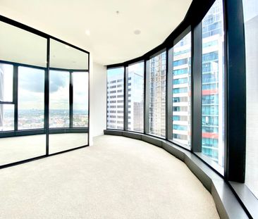 Spacious, light-filled two bedroom - Photo 4