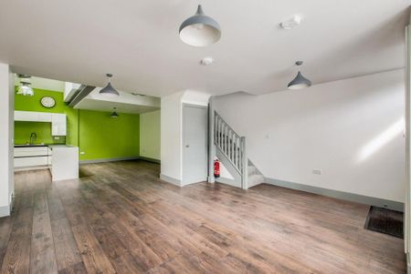 2 bedroom terraced house to rent - Photo 2