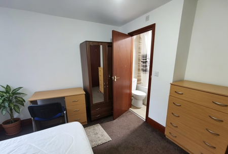1 bedroom in a house share to rent - Photo 5