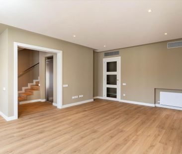 4 room luxury House for rent in Sabadell, Spain - Photo 5