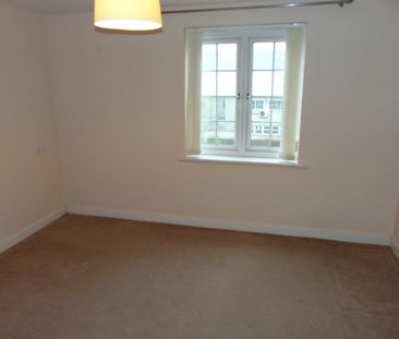 2 bed Apartment - To Let - Photo 6