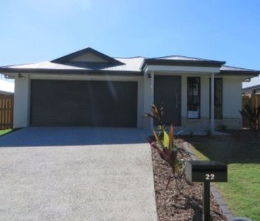 Modern Comfort & Convenience in Prime Coomera Location! - Photo 1