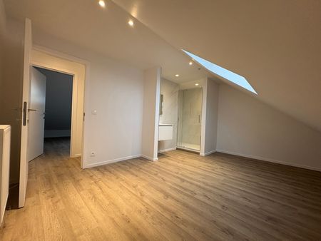 Chambres dans une maison 4 ch. remise à neuf à 6230 Pont-à-Celles  Loyer: 550 € - Photo 3