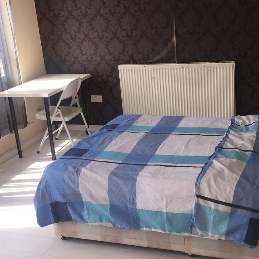 RM1 Trellis Square | Bow Road | London | E3 2DR - Photo 1