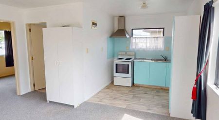 Paraparaumu - 2 Bedrooms - Photo 2