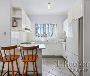 Two Bedroom Villa with Lock Up Garage in Prime Location! - Photo 3