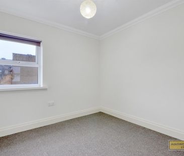 Beautiful Flat, Charles Street, Nr Town Center, Darwen - Photo 4