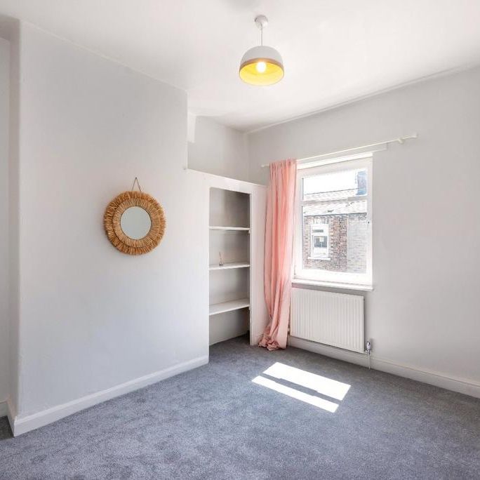 2 bedroom terraced house to rent - Photo 1