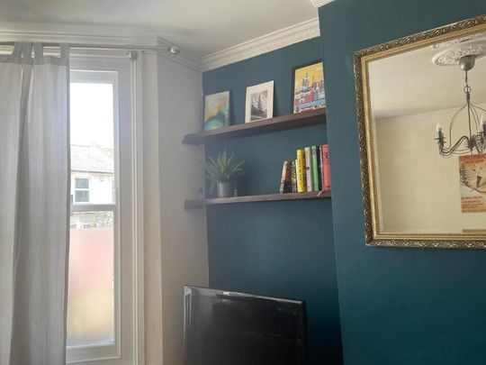 4 Bed Semi-Detached House, Rainton Road, SE7 - Photo 1