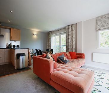 2 Bedroom Apartment To Let - Photo 2