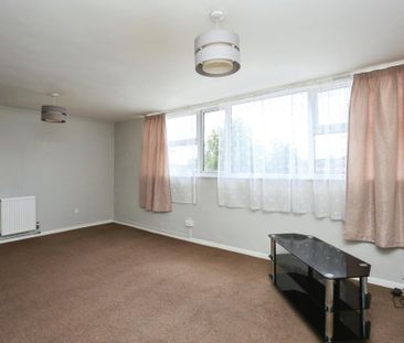3 bedroom flat to rent - Photo 1