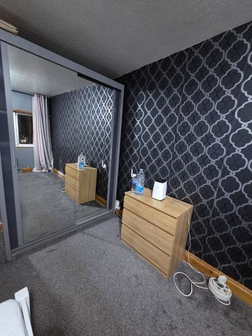 Room in a Shared House, Lindsey Close, CR4 - Photo 2