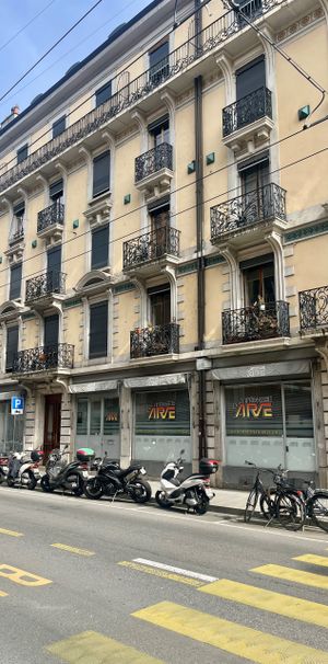 Vivre dans un quartier dynamique - Photo 2