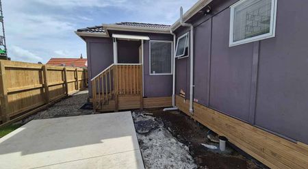 3 Bedroom Cosy Home in Mt Albert(Ready to move in) - Photo 3