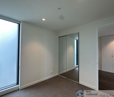 Welcome to THE LONSDALE - Photo 1