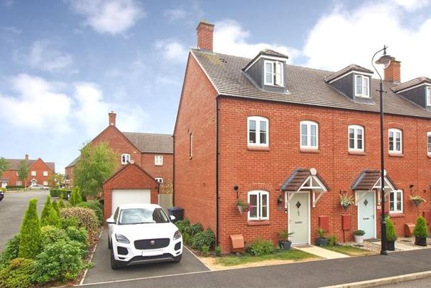 3 bedroom townhouse to rent - Photo 1