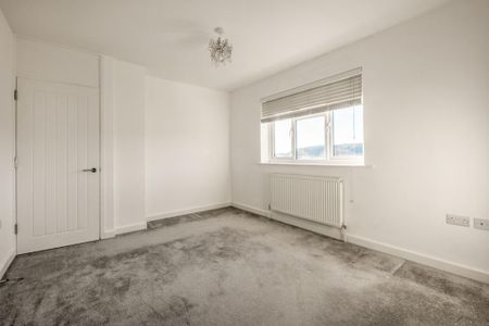 2 bedroom maisonette to rent - Photo 4