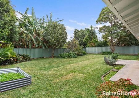 Neat & Spacious Family Home - Walk to Shoalhaven River - Photo 4