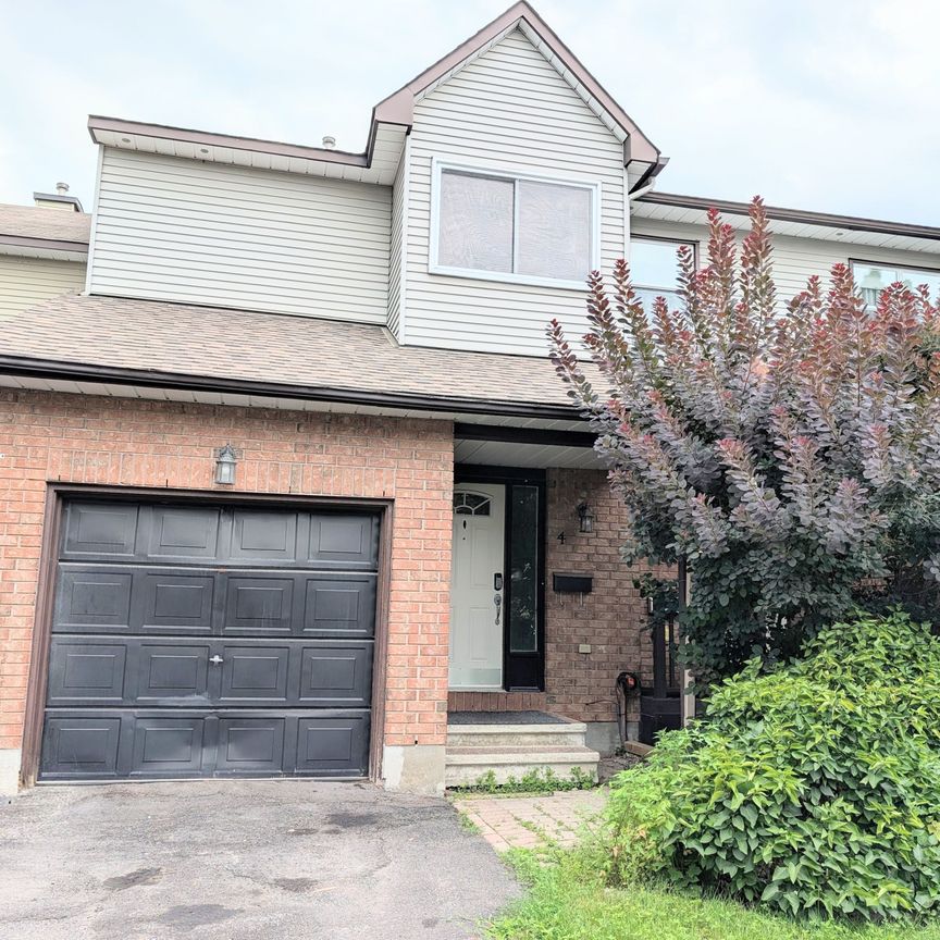 For Lease - 4 Alfa Street, Barrhaven, Ontario - Photo 1