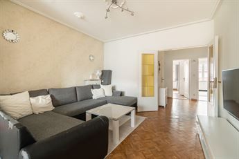 Verzorgd, licht appartement in centrum Wilrijk - Photo 3