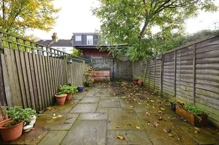 2 bedroom maisonette to rent - Photo 5