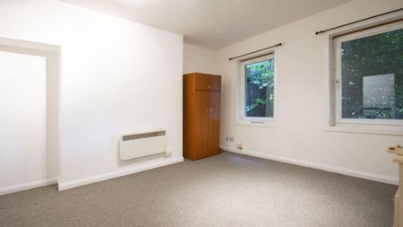 Property to rent - Photo 2