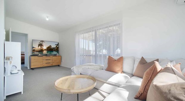 Light and bright Helensville Home - Photo 1