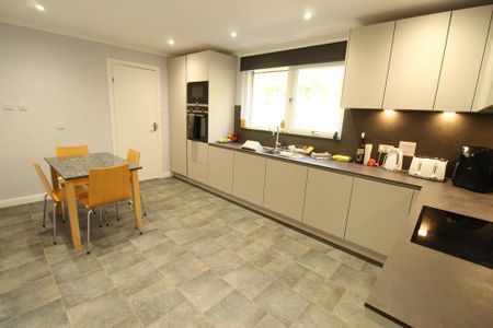 4 bedroom bungalow to rent - Photo 2