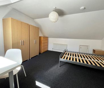 4 bedroom terraced house to rent - Photo 4