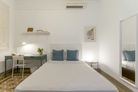 Carrer del Rosselló, Barcelona, Catalonia 08008 - Photo 5