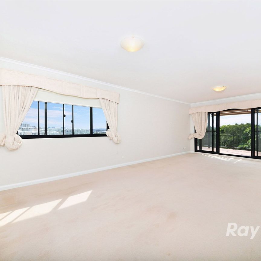 Well Presented 3 Bedroom Apartment - Photo 1