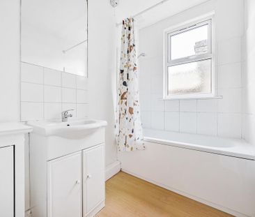 3 bedroom apartment to rent - Photo 3