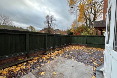 Dove Bank, Uttoxeter - Photo 4