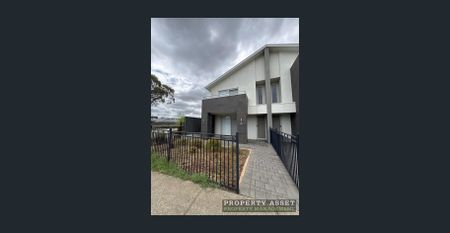 Three Bedroom Townhouse With SOLAR - Photo 5