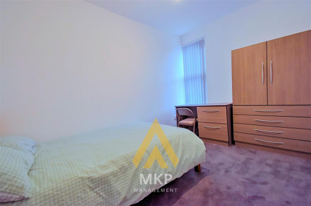 5 bedroom terraced house to rent - Photo 4