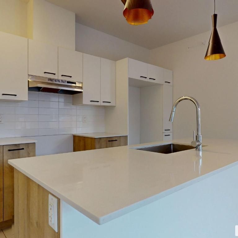 Condo 3 1/2 très lumineux, 5 électro + station. int. - Photo 1